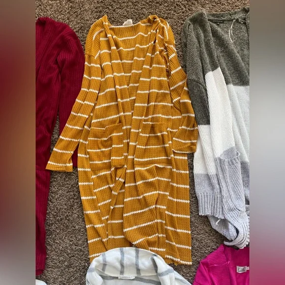 Women’s Cardigan Bundle (7) Size Medium and Size Large - Picture 3 of 12